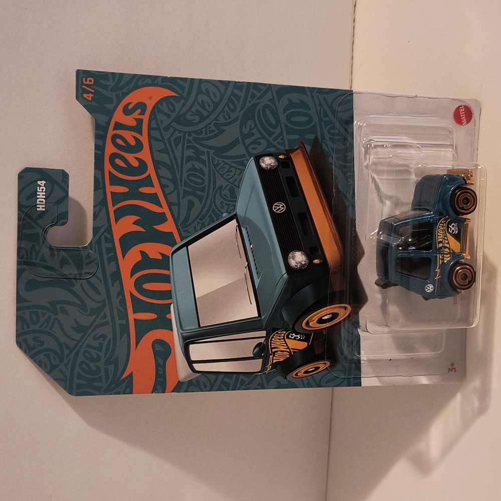 D2 Hot Wheels   Volkswagen Golf  MK1 tooned   with shipping Protector